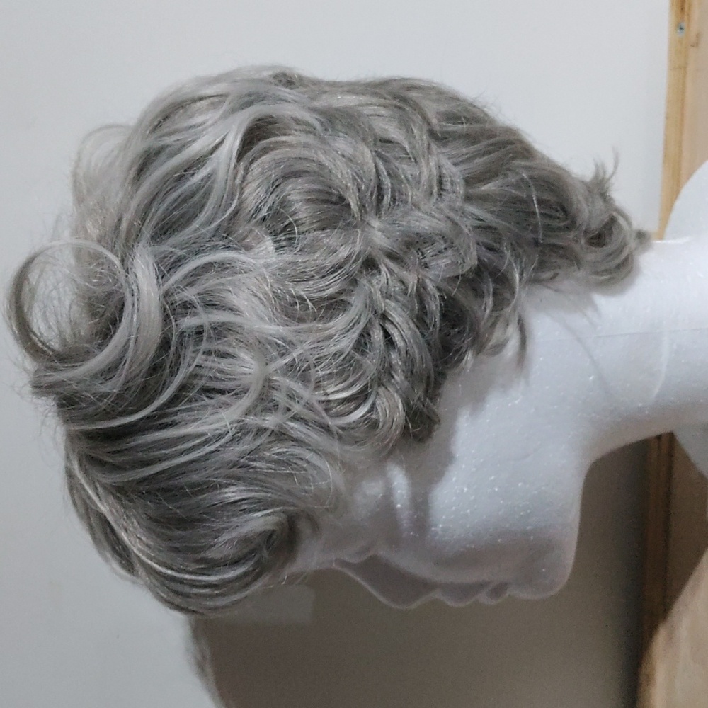 Wig - Picture 2 of 6